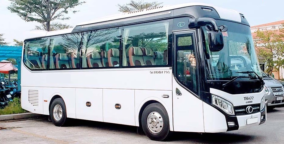 Thuê xe 29 chỗ đời mới giá rẻ của Thuê Xe Hoàng Thắng: Đưa đón sân bay, liên tỉnh, City tour nội thành Tp.HCM