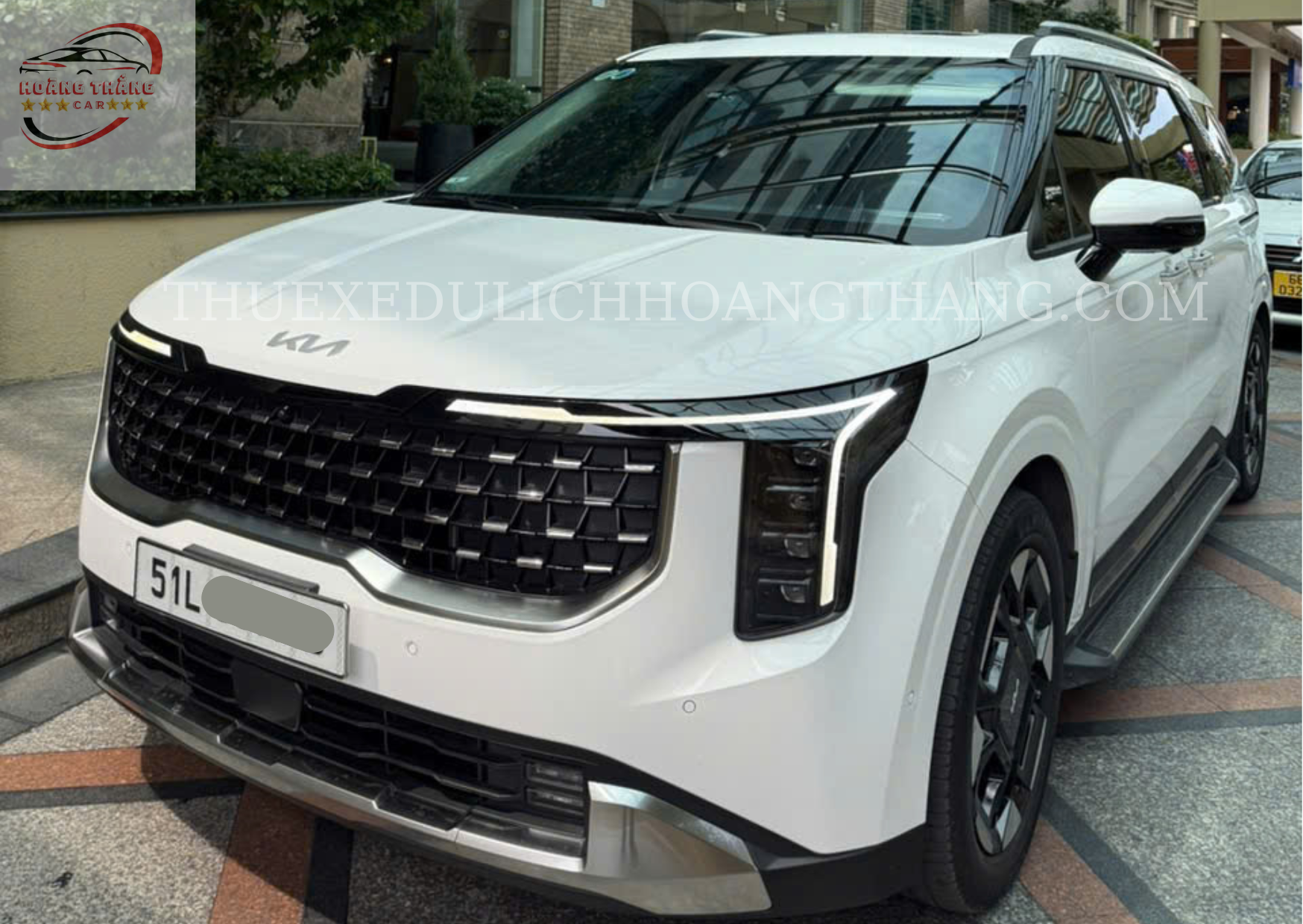 Thuê Xe Carnival Đi City Tour TPHCM